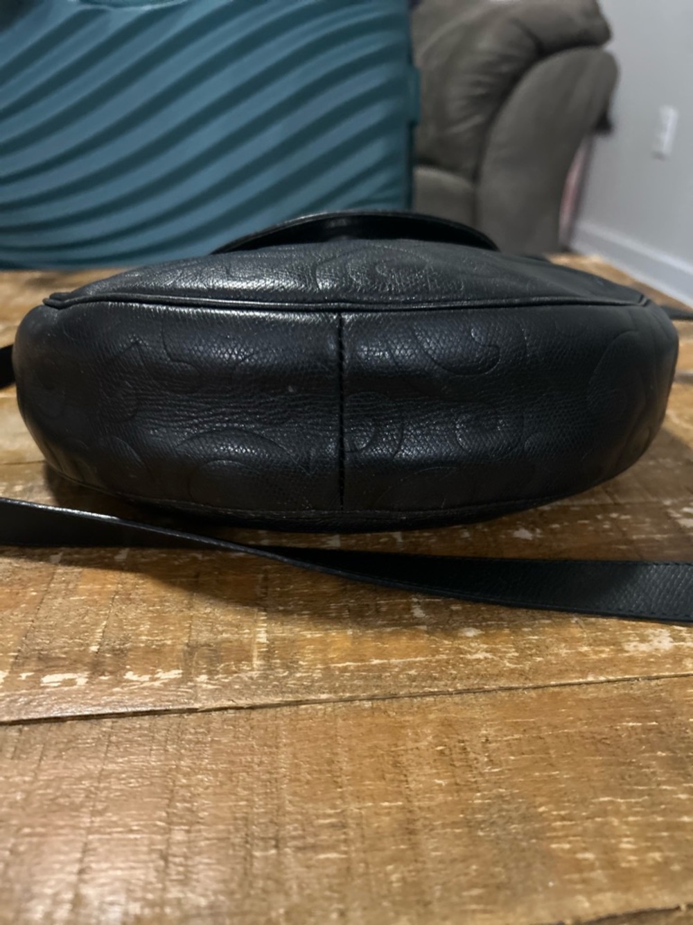 Saint Laurent Black Embossed Leather Crossbody Bag RARE VINTAGE 100% Authentic - Picture 13 of 15